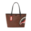 BOLSA TOTE CON TIBURONES Y CALAVERAS