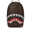Mochilas Sharks in Paris con efecto desenfocado