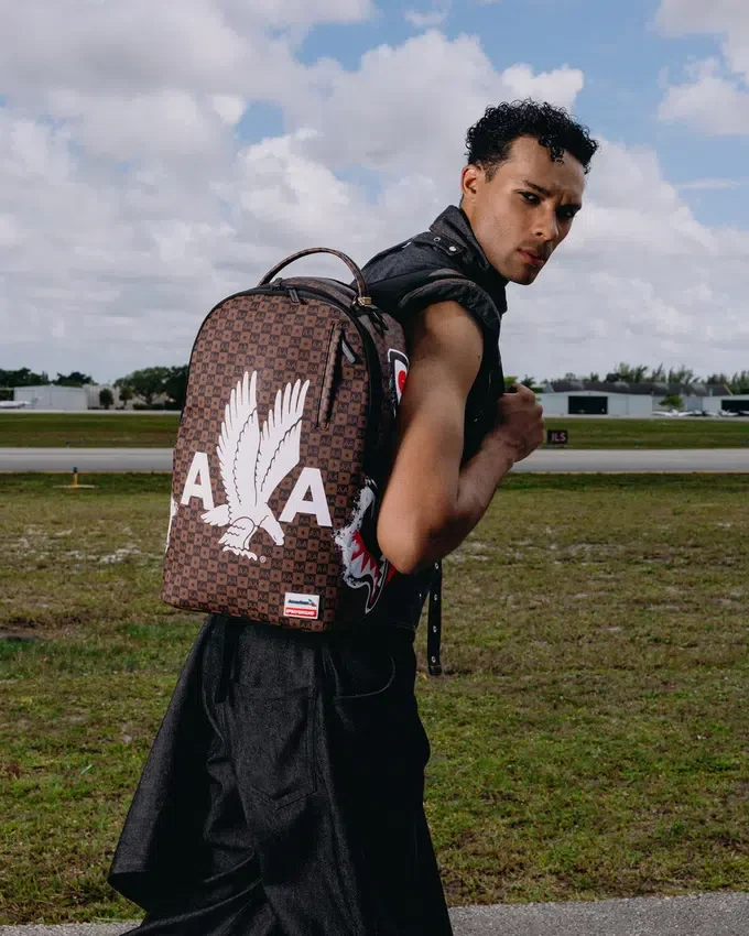 AMERICAN AIRLINES 100 AÑOS - Mochilas «AA TAKES FLIGHT»