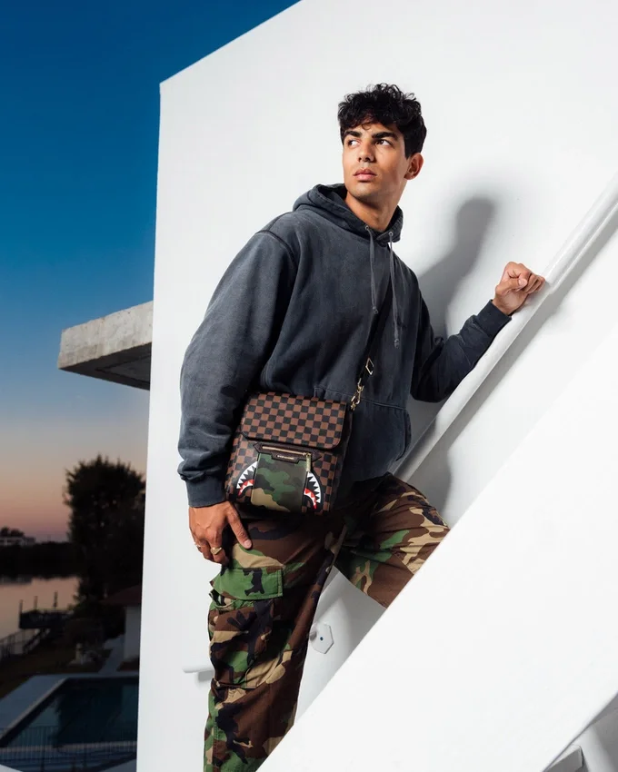 BOLSA DE BOLSOS MENSAGEROS «SHARKS IN PARIS» CON BOLSILLO EXTERIOR CON CREMALLERA DORADA