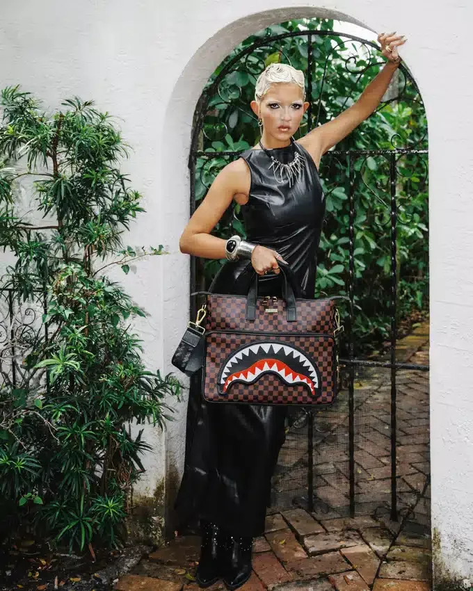 BOLSA DE VIAJE SAWTOOTH SHARKS EN PARÍS