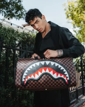 BOLSA DE VIAJE «SAWTOOTH SHARKS IN PARIS»