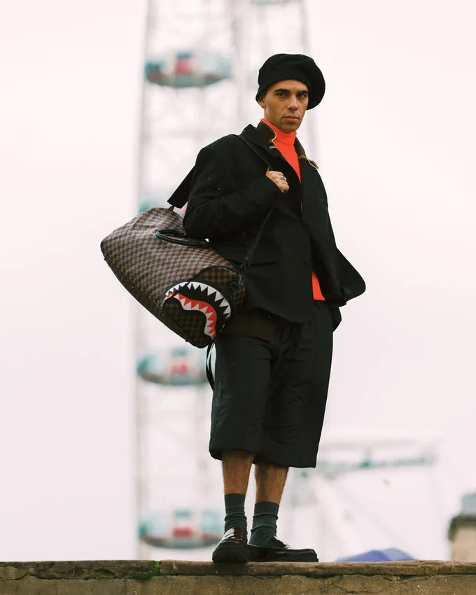 BOLSA DE VIAJE THE PRIVATE JET SHARK CLUB