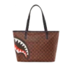 BOLSA TOTE CON TIBURONES Y CALAVERAS