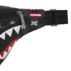 BOLSO DE BANDOLERA SAVVY SHARK MOB HIDEOUT