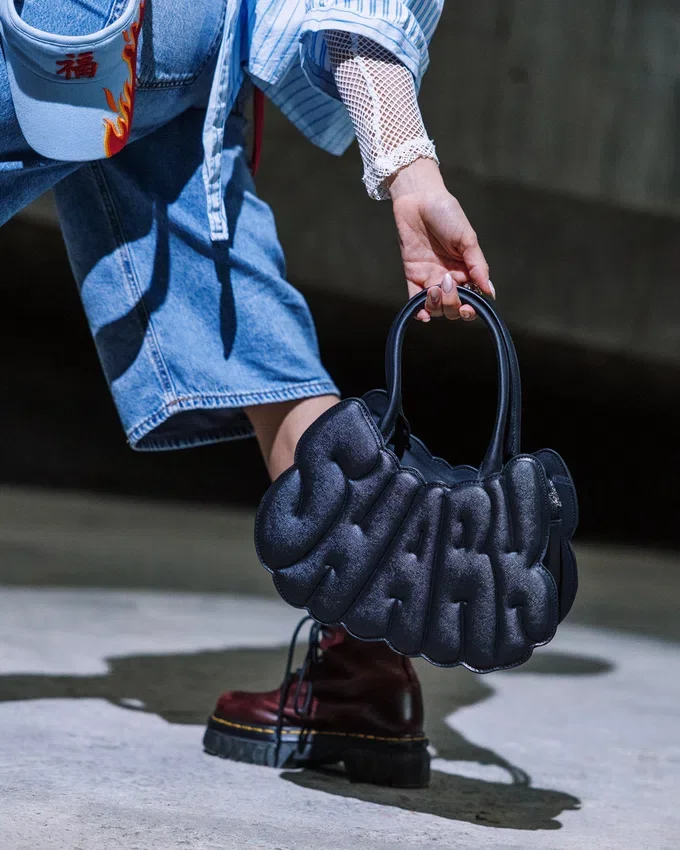 BOLSO DE MANO BUBBLE BUBBLE SHARK