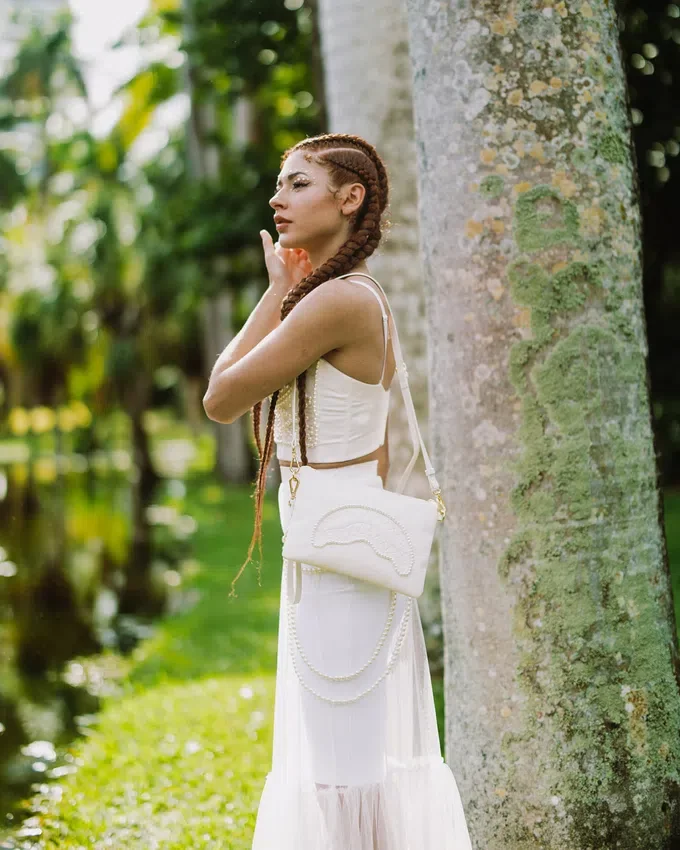 BOLSO DE MANO CROSSOVER «LA VIDA SECRETA DE LAS PERLAS»
