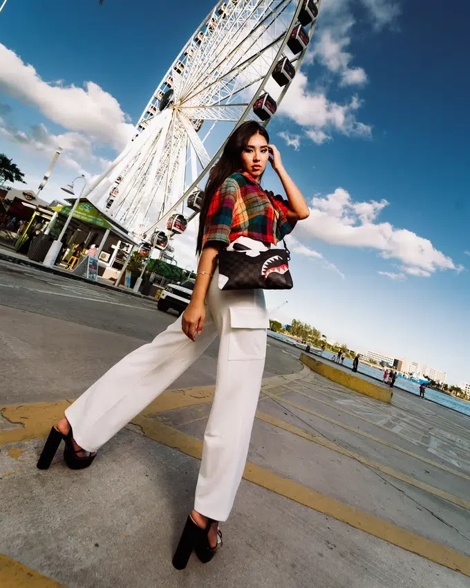 BOLSO DE MANO CROSSOVER «TRIPLE DECKER HEIR TO THE THRONE»
