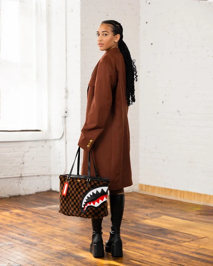 BOLSO TOTE «FURRR SHARKS IN PARIS»