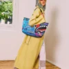 BOLSO TOTE LISTA PARA LA PASARELA DE LA SEMANA DE LA MODA DE LONDRES