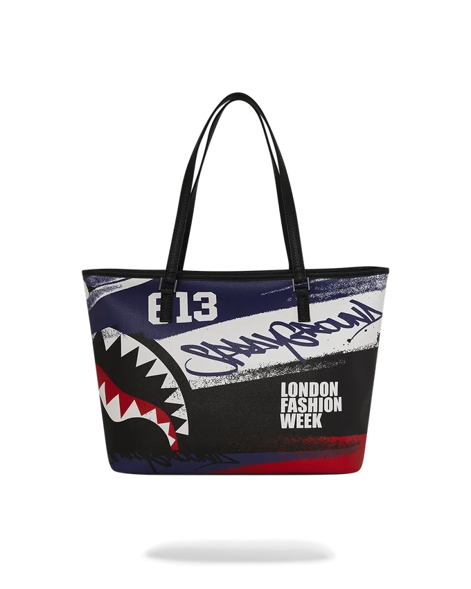 BOLSO TOTE LISTA PARA LA PASARELA DE LA SEMANA DE LA MODA DE LONDRES