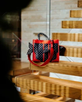BOLSO TOTE MONACO SHARK CLUB SHARK BREAKTHRU