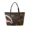 BOLSOS TOTE CON ESTAMPADO DE CUADROS Y CAMUFLAJE