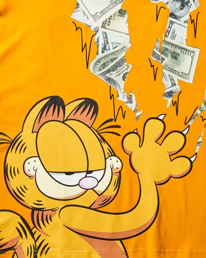 CAMISETA CON ESTAMPADO DE GARFIELD «CAT STRATCH» (NARANJA)