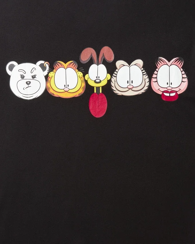 CAMISETA CON GRÁFICO DE GARFIELD (NEGRO)