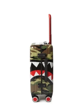 EQUIPAJE DE CABINA SHARKNAUTICS (Camo) DE 21.5”