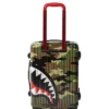 EQUIPAJE DE CABINA SHARKNAUTICS (Camo) DE 21.5”