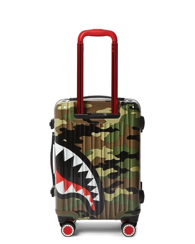 EQUIPAJE DE CABINA SHARKNAUTICS (Camo) DE 21.5”