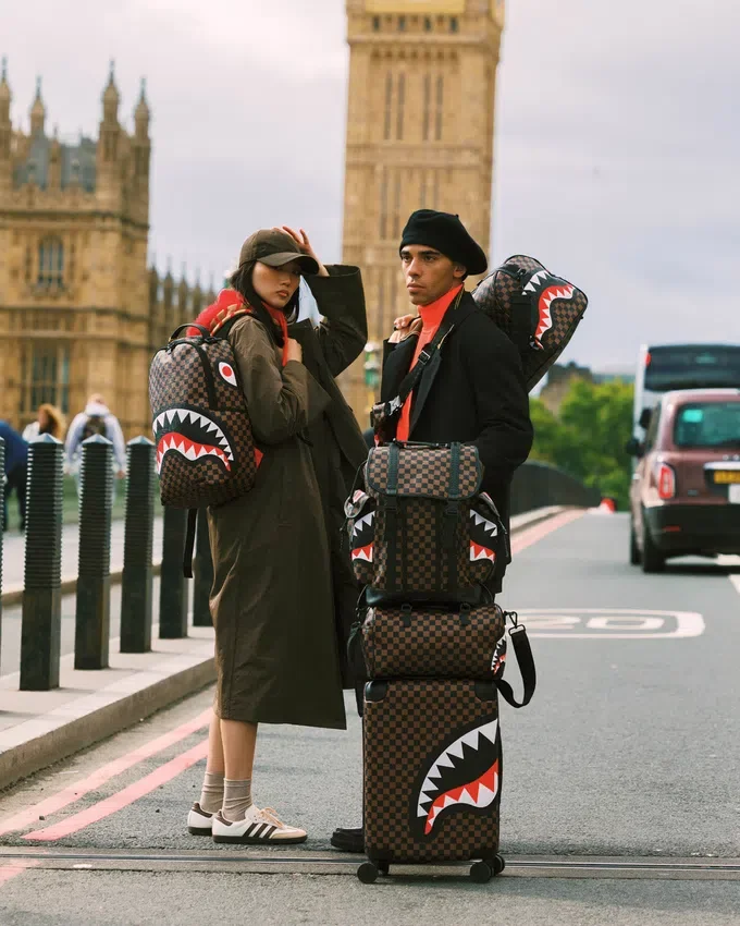 Equipaje de cabina «THE PRIVATE JET SHARK CLUB»