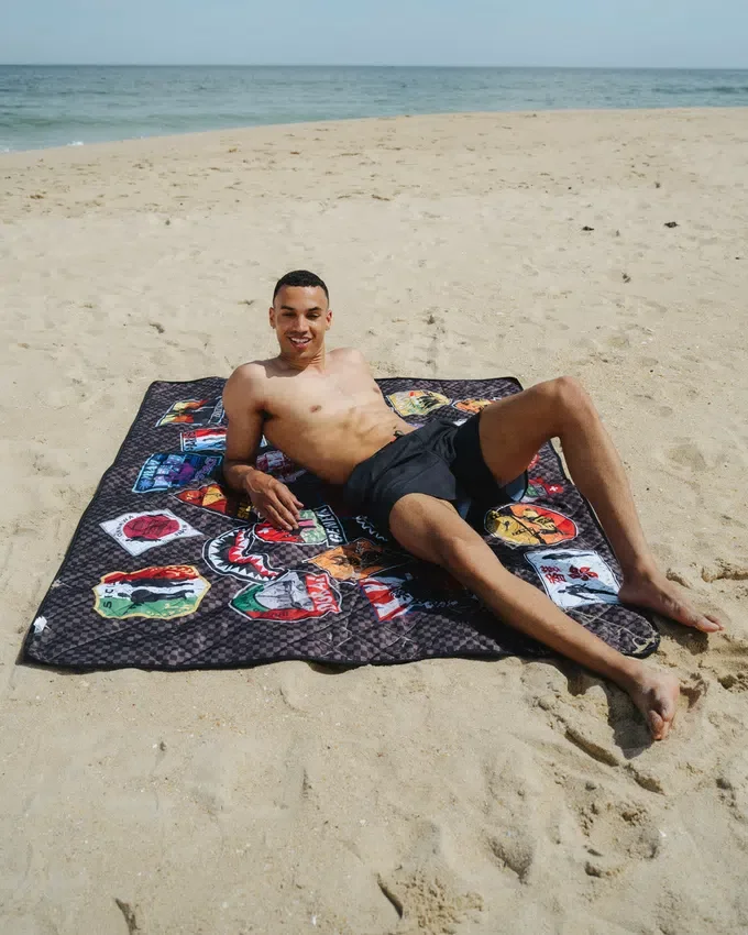 GLOBAL MOGUL UNLIMITED MILES: MANTILLA DE PLAYA PLEGABLE, RESISTENTE AL AGUA Y CONVERTIBLE EN BOLSA TOTE