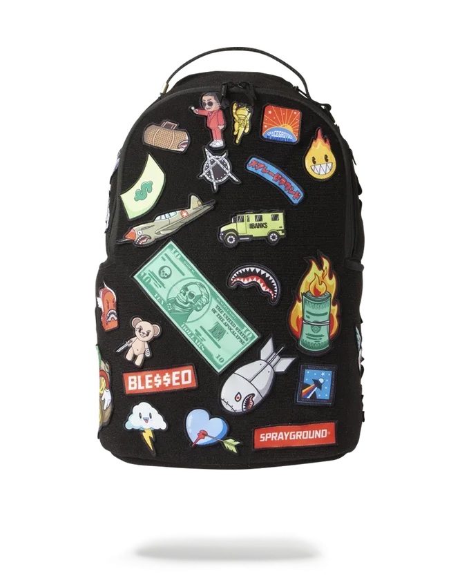 LA MOCHILA CON 32 PARCHES DESMONTABLES DE VELCRO