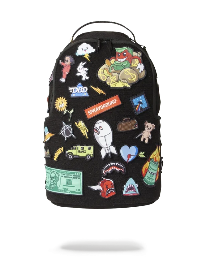 LA MOCHILA CON 32 PARCHES DESMONTABLES DE VELCRO