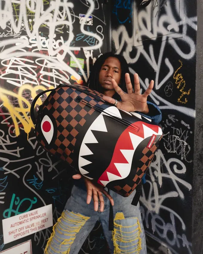 LA Mochila HANGOVER SHARK