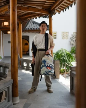 LA Mochila MET HOKUSAI LA GRAN OLA