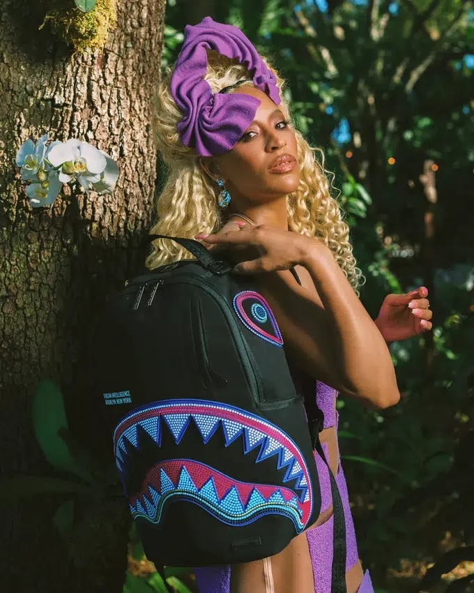 Mochila A.I. AFRICAN INTELLIGENCE BORN AND RAISED - COLABORACIÓN CON SANDFLOWER