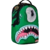 MOCHILA BOB SHARK DE LA COLABORACIÓN CON EL ARTISTA JORGE RODRÍGUEZ