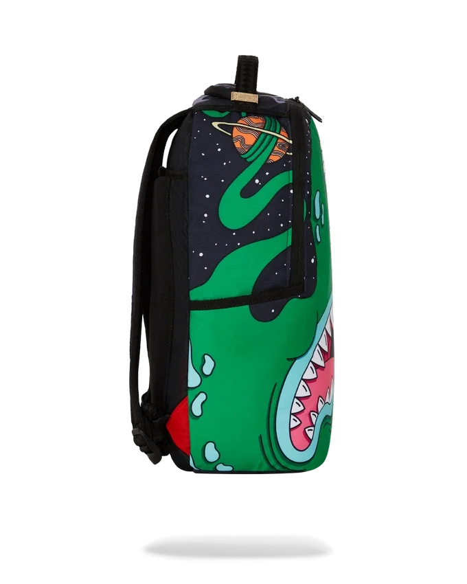 MOCHILA BOB SHARK DE LA COLABORACIÓN CON EL ARTISTA JORGE RODRÍGUEZ