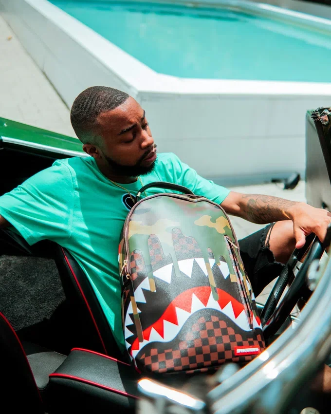 Mochila Camo Drip Sharks en París (DLXV)