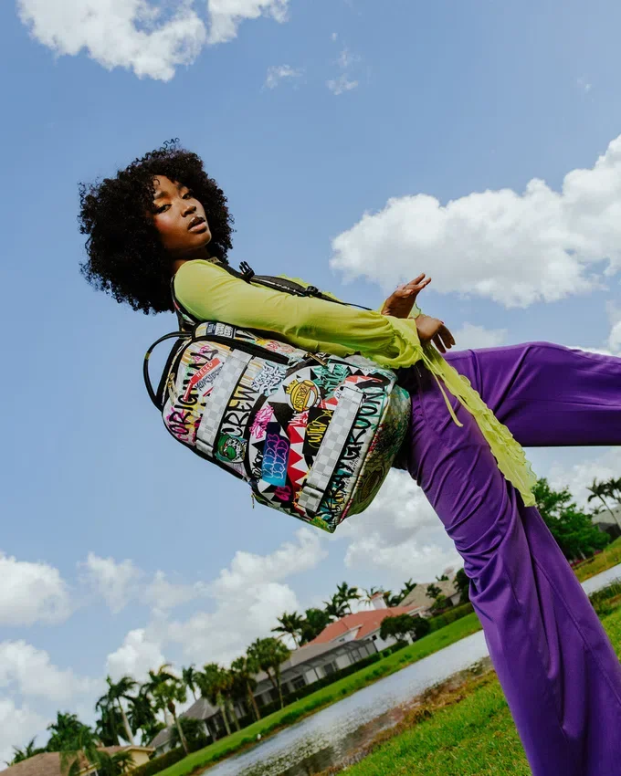 Mochila con correa para skateboard «CREATE ANOTHER DAY»
