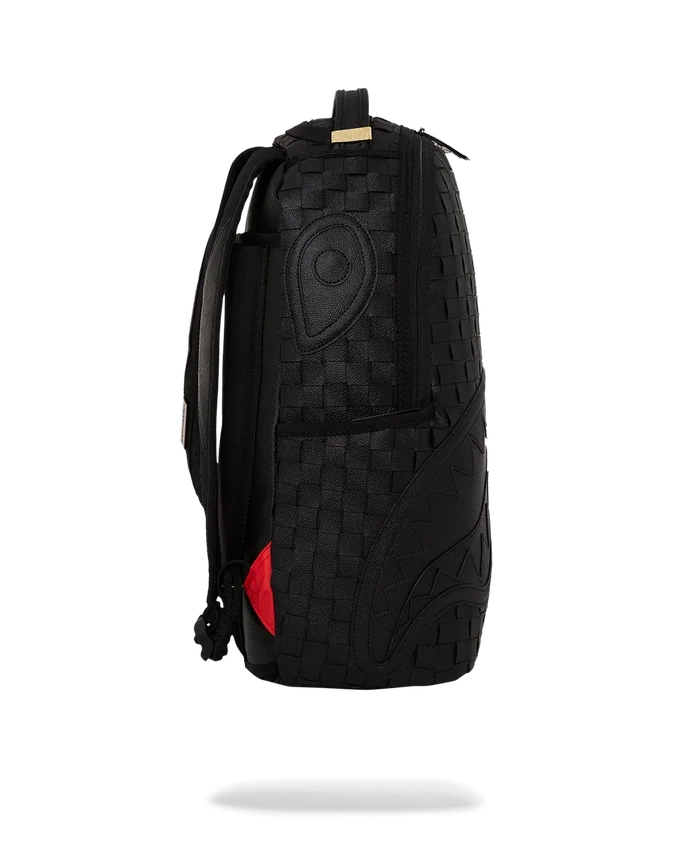Mochila con corte y cosido tejida a mano