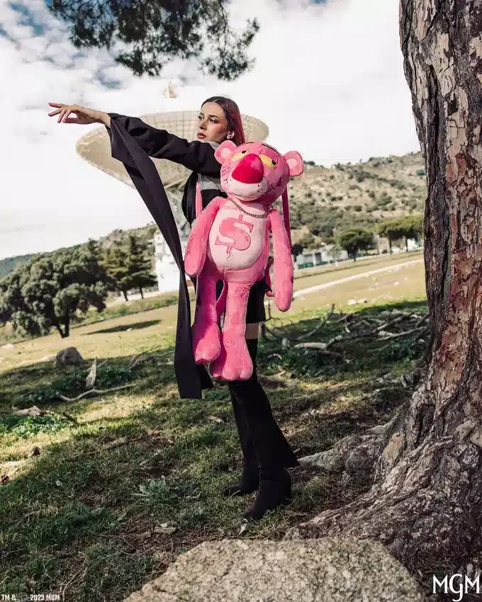 MOCHILA DE LA PANTERA ROSA «UP TO NO GOOD TEDDY BEAR»
