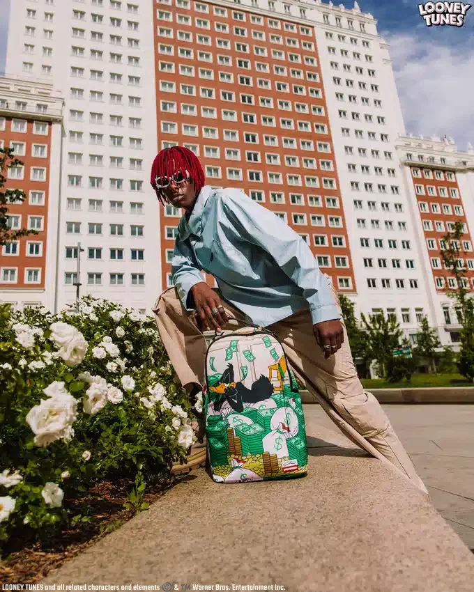 MOCHILA DE LOONEY TUNES CON EL PATO DAFFY: «OTRO DÍA, OTRO PATO»
