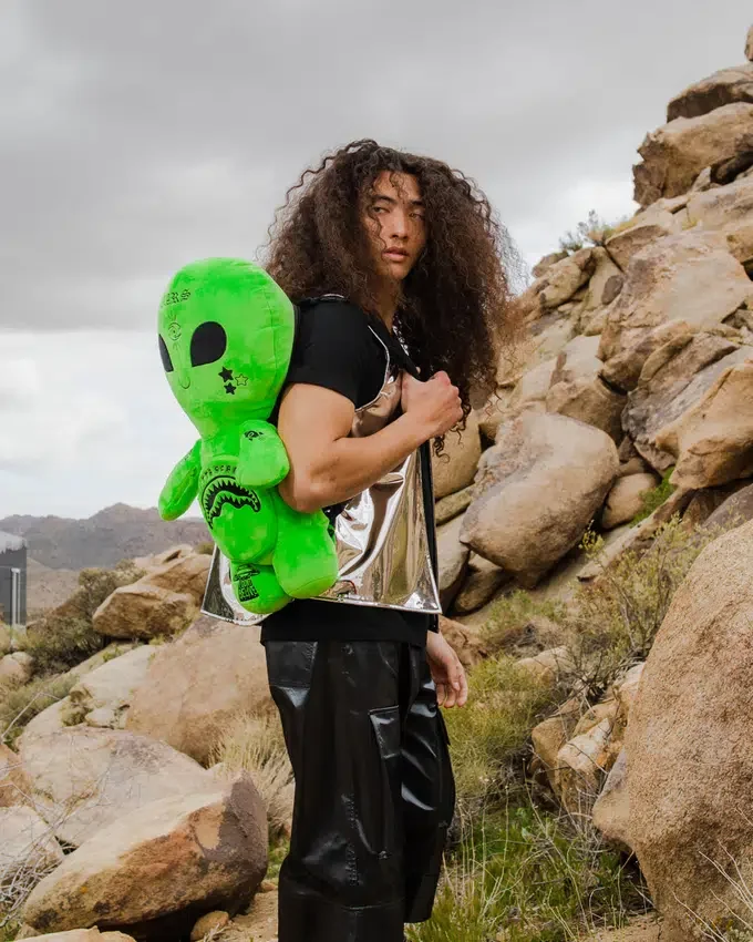 MOCHILA DE PELUCHE ALIEN