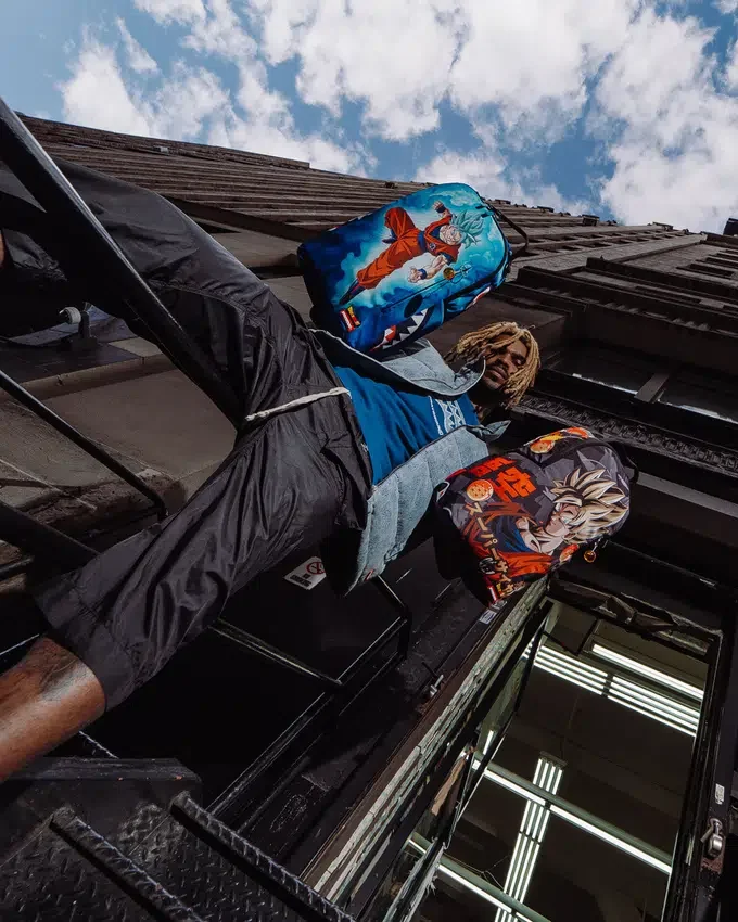 MOCHILA DLXSR DE DRAGON BALL SUPER: GOKU KAMEHAMEHA