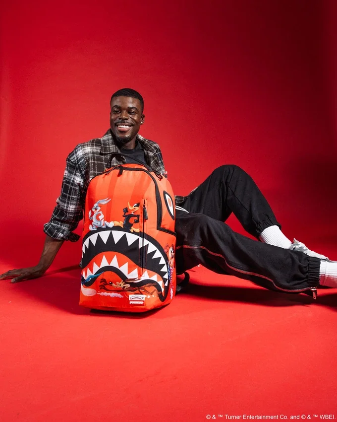 Mochila DLXSR «LOONEY TUNES: LA CARRERA DE LOS TIBURONES»