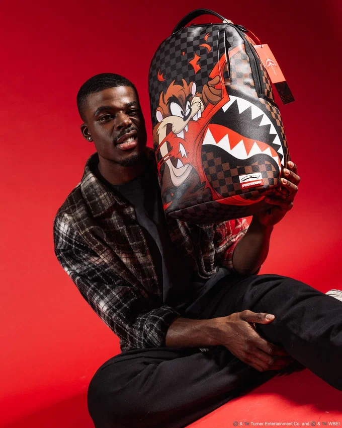 Mochila DLXSV «LOONEY TUNES TAZ TEAR UP»
