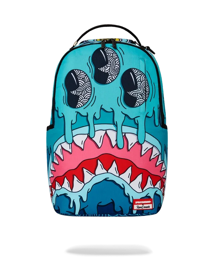 Mochila DRIPS SHARKS de la colaboración con el artista JORGE RODRÍGUEZ
