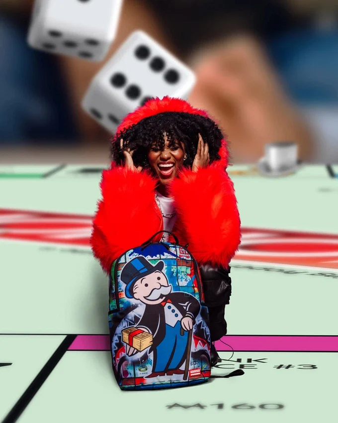 Mochila «EL DINERO SE MUEVE» de MONOPOLY