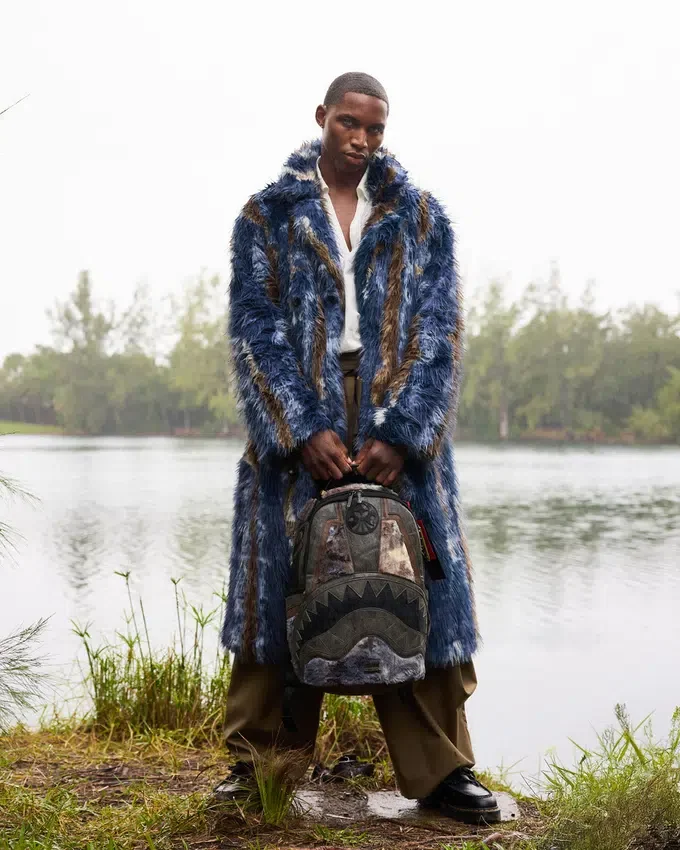MOCHILA FOUNDATION DAYS FUR COAT SHARK