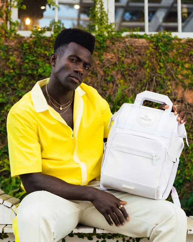 Mochila HEAVY METAL SHARK WHITE OUT BIZ CON APERTURA SUPERIOR