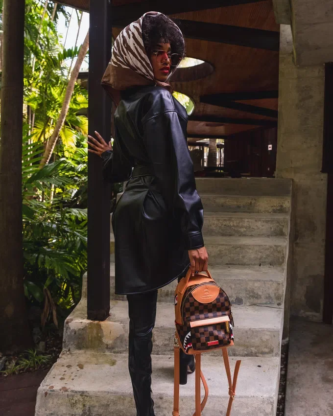 Mochila Henny Air to the Throne Quatro
