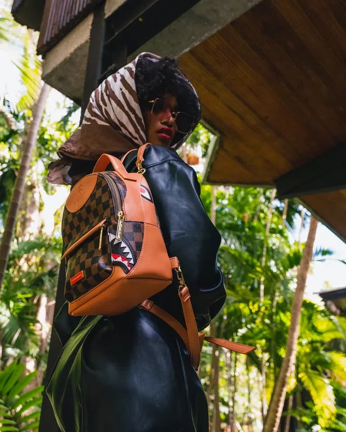 Mochila Henny Air to the Throne Quatro