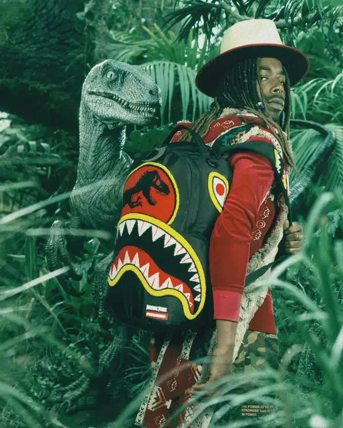 MOCHILA JURASSIC PARK SHARK «CHENILLE SHARK» (DLXR)