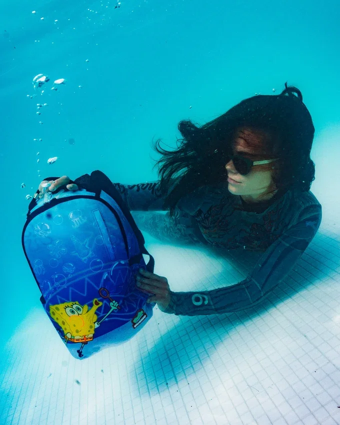 Mochila Mini DLXR de Spongebob soplando burbujas