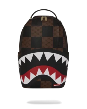 Mochila que tiene el logo del Shark