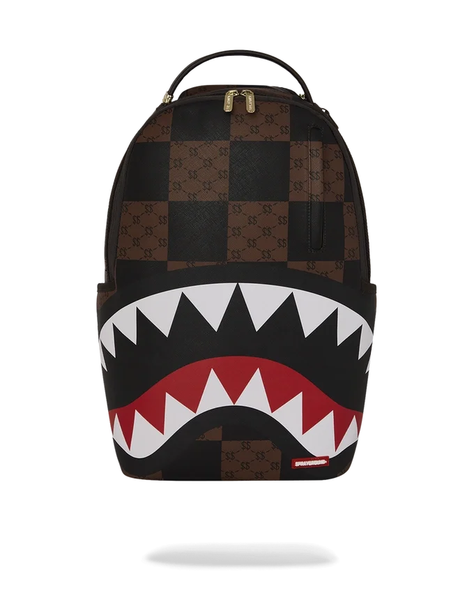 Mochila que tiene el logo del Shark